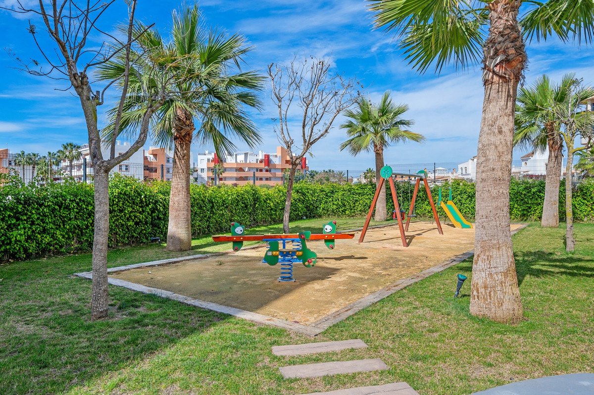 2 Bed Middle Floor Apartment in Playa Flamenca
