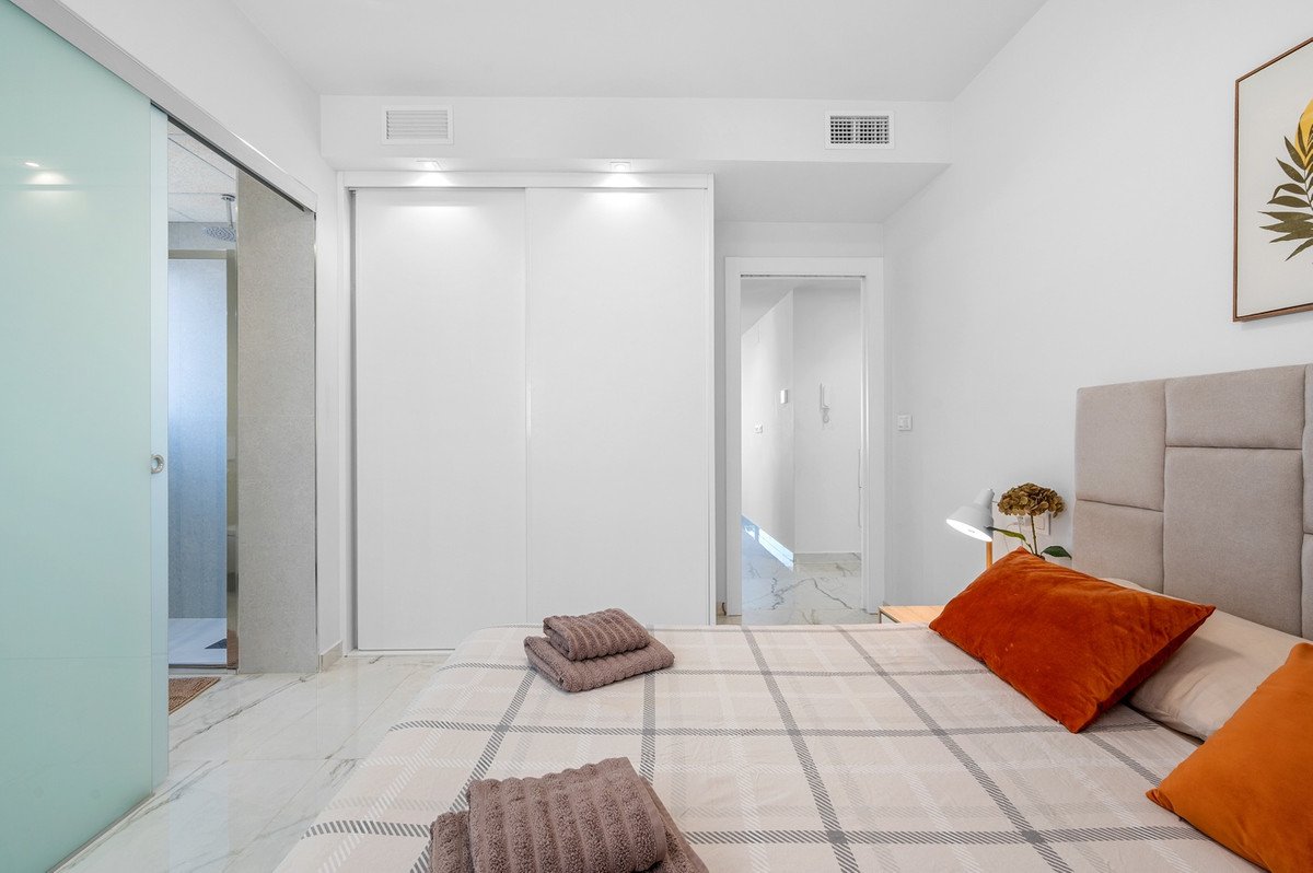 2 Bed Middle Floor Apartment in Playa Flamenca