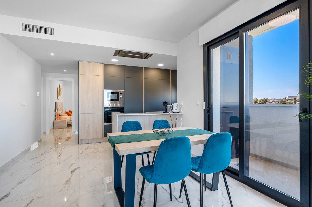 2 Bed Middle Floor Apartment in Playa Flamenca