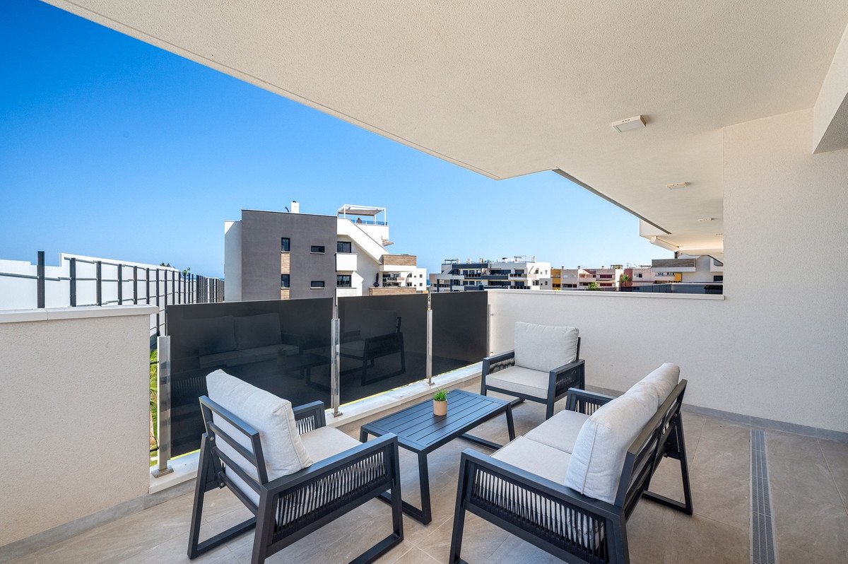 2 Bed Middle Floor Apartment in Playa Flamenca