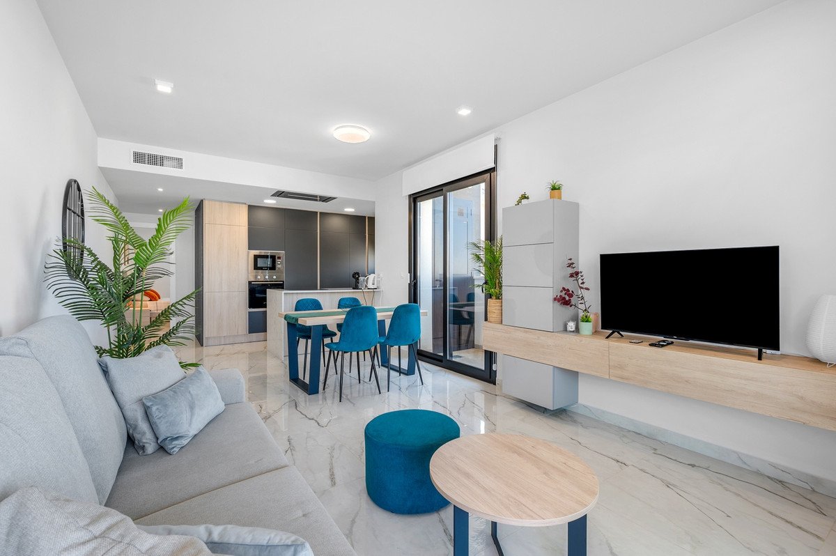 2 Bed Middle Floor Apartment in Playa Flamenca