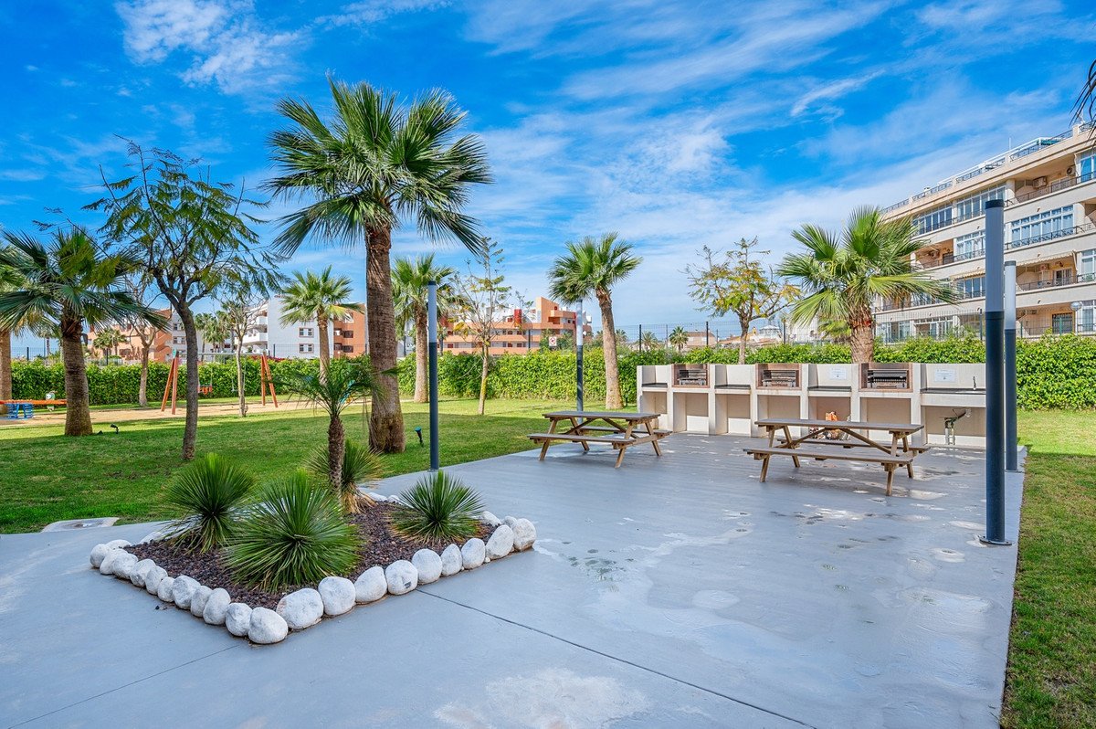 2 Bed Middle Floor Apartment in Playa Flamenca