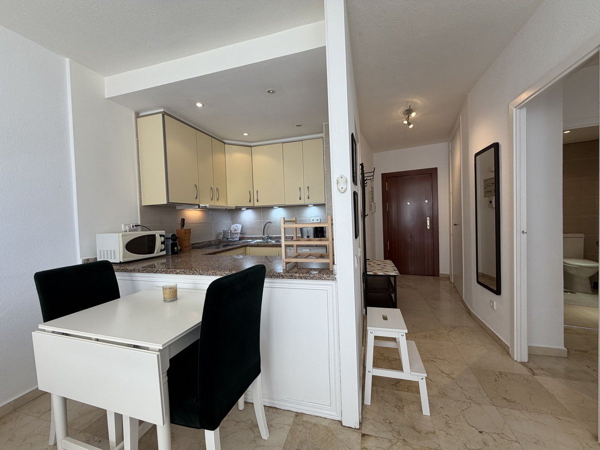 1 Bed Middle Floor Apartment in Estepona
