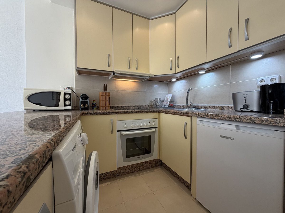1 Bed Middle Floor Apartment in Estepona