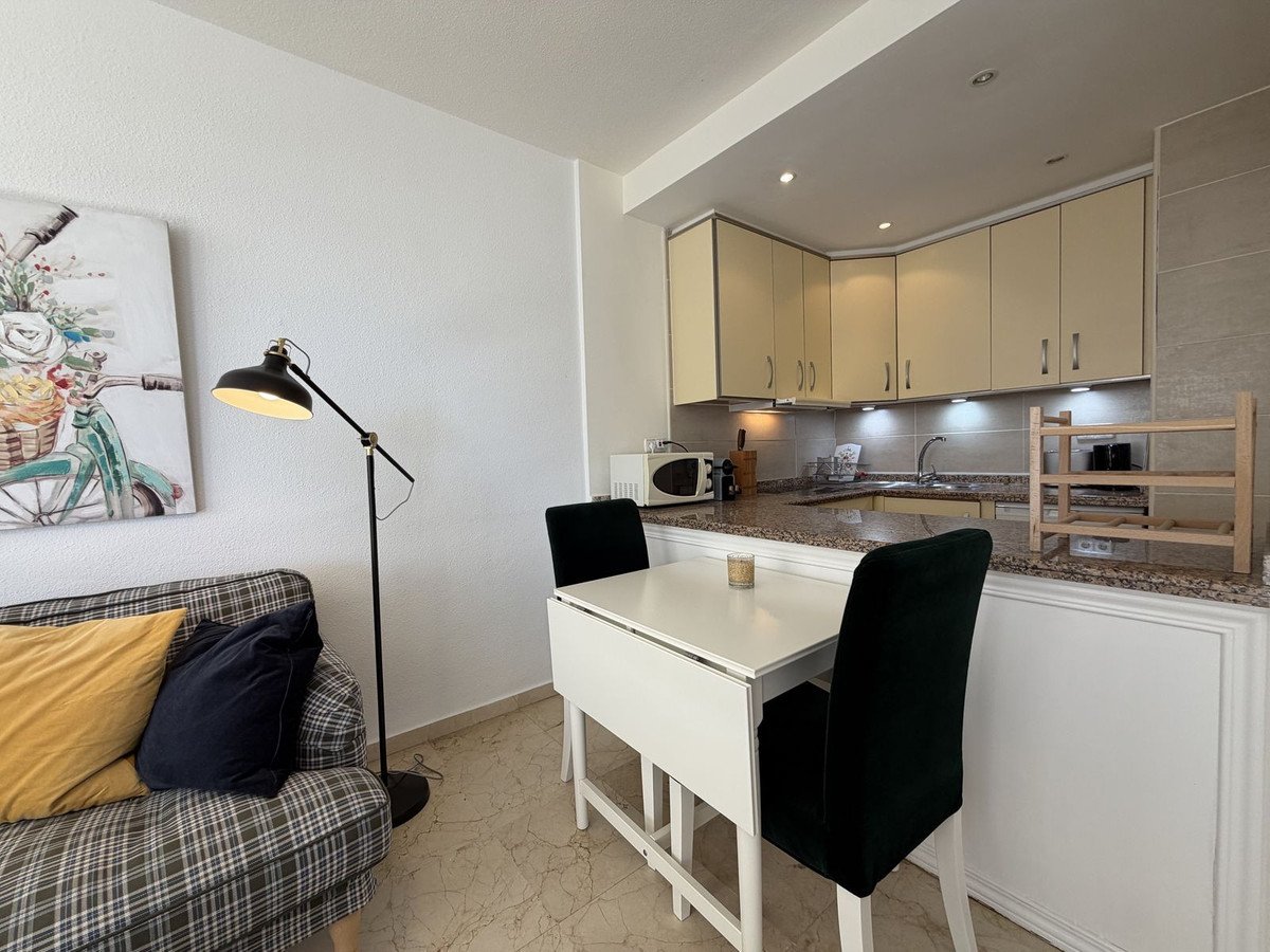 1 Bed Middle Floor Apartment in Estepona
