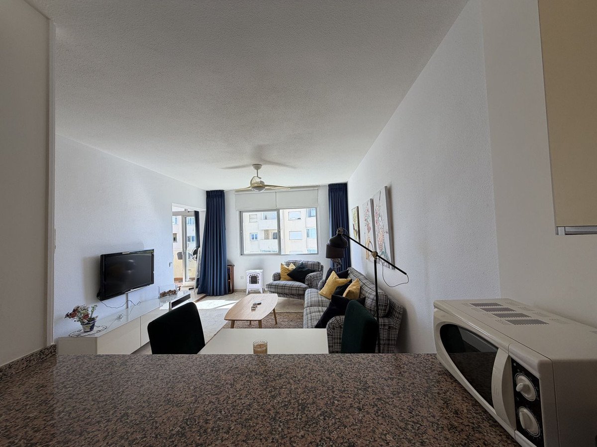 1 Bed Middle Floor Apartment in Estepona