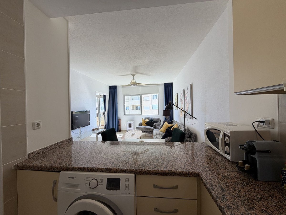 1 Bed Middle Floor Apartment in Estepona