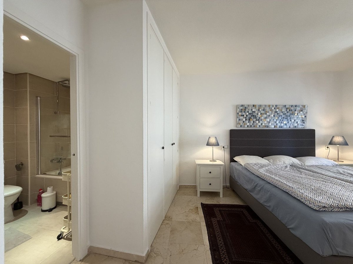 1 Bed Middle Floor Apartment in Estepona