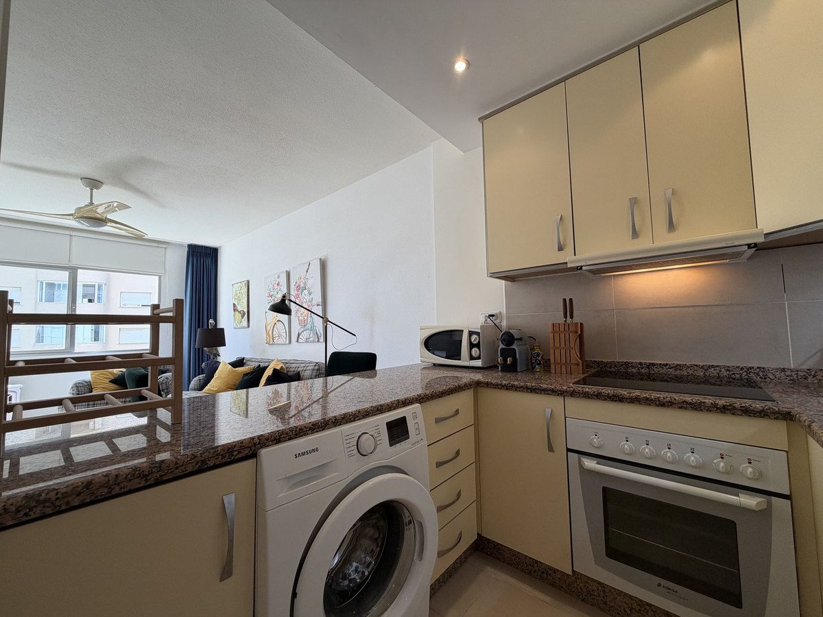 1 Bed Middle Floor Apartment in Estepona