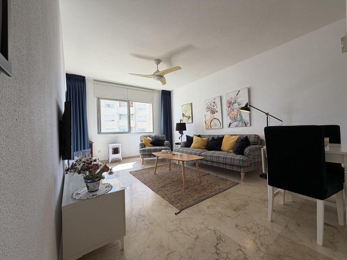 1 Bed Middle Floor Apartment in Estepona
