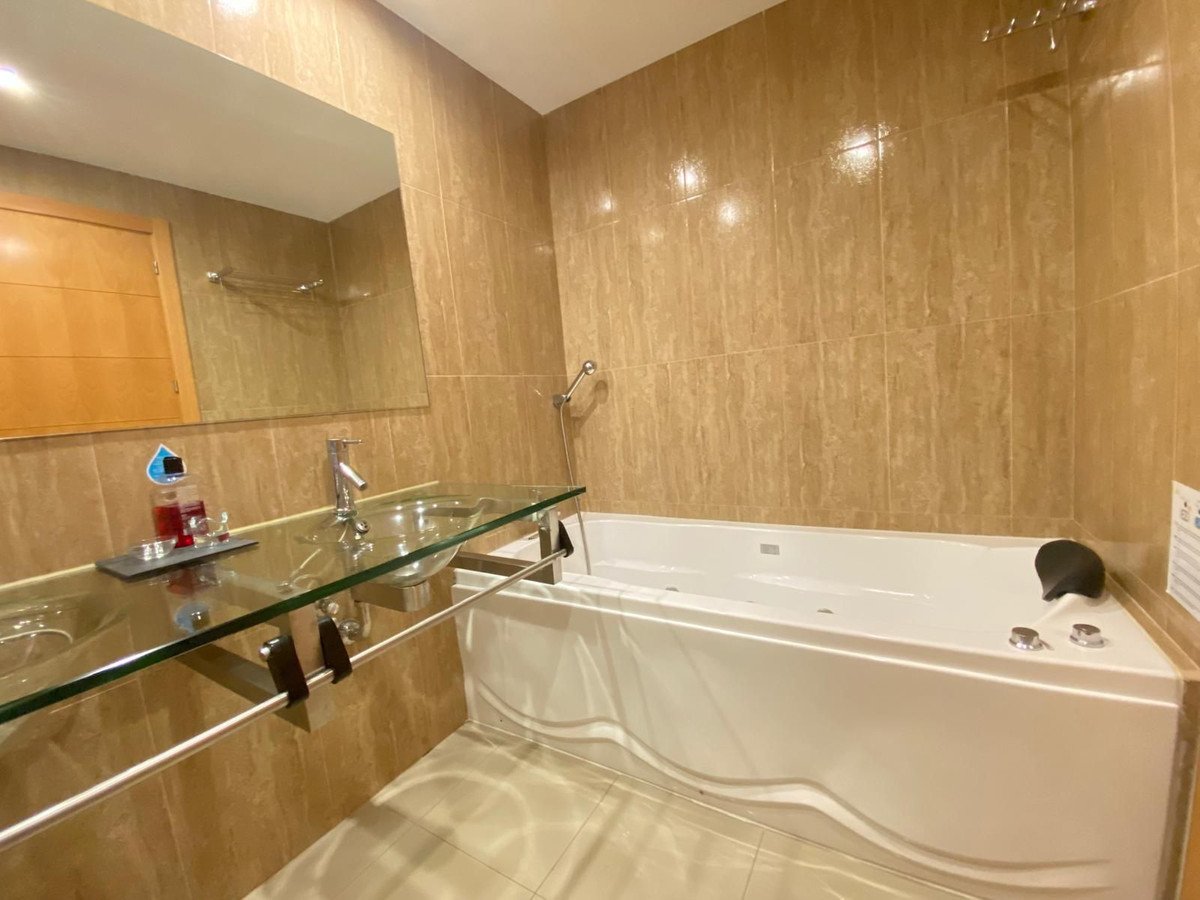 2 Bed Ground Floor Apartment in Estepona