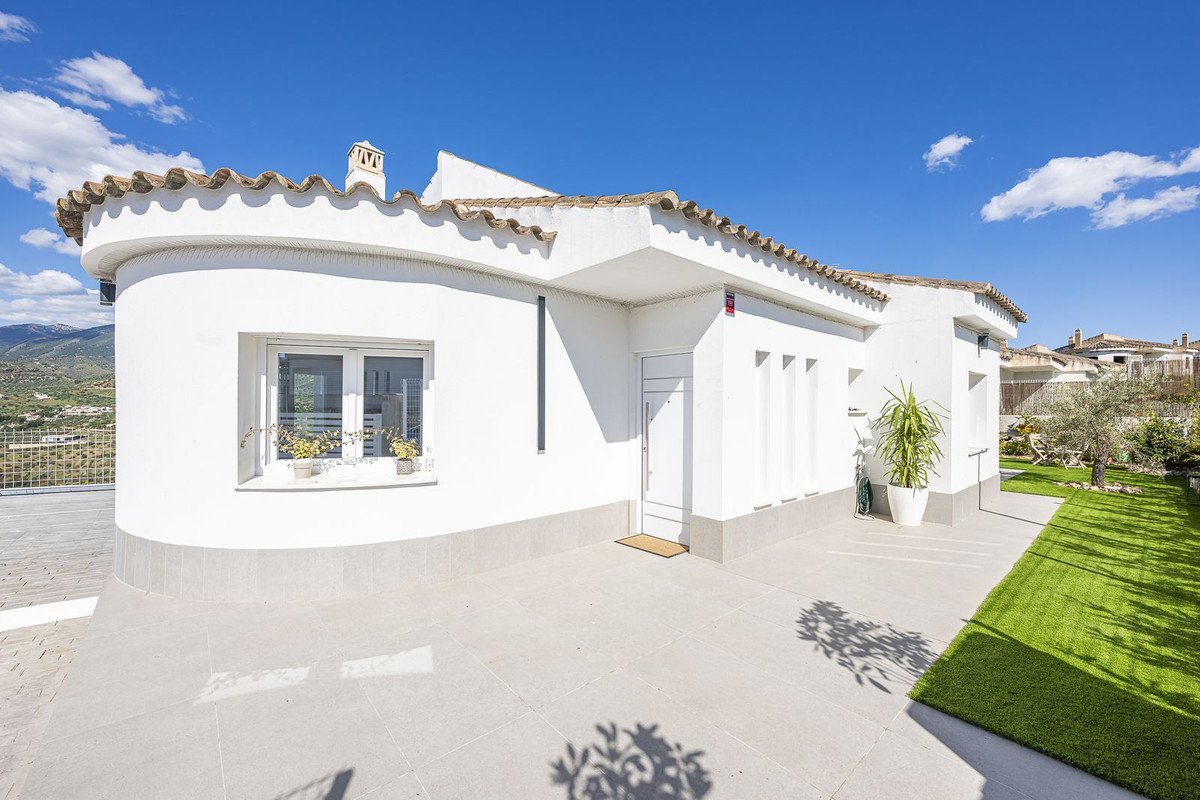3 Bed Detached Villa in La Viñuela
