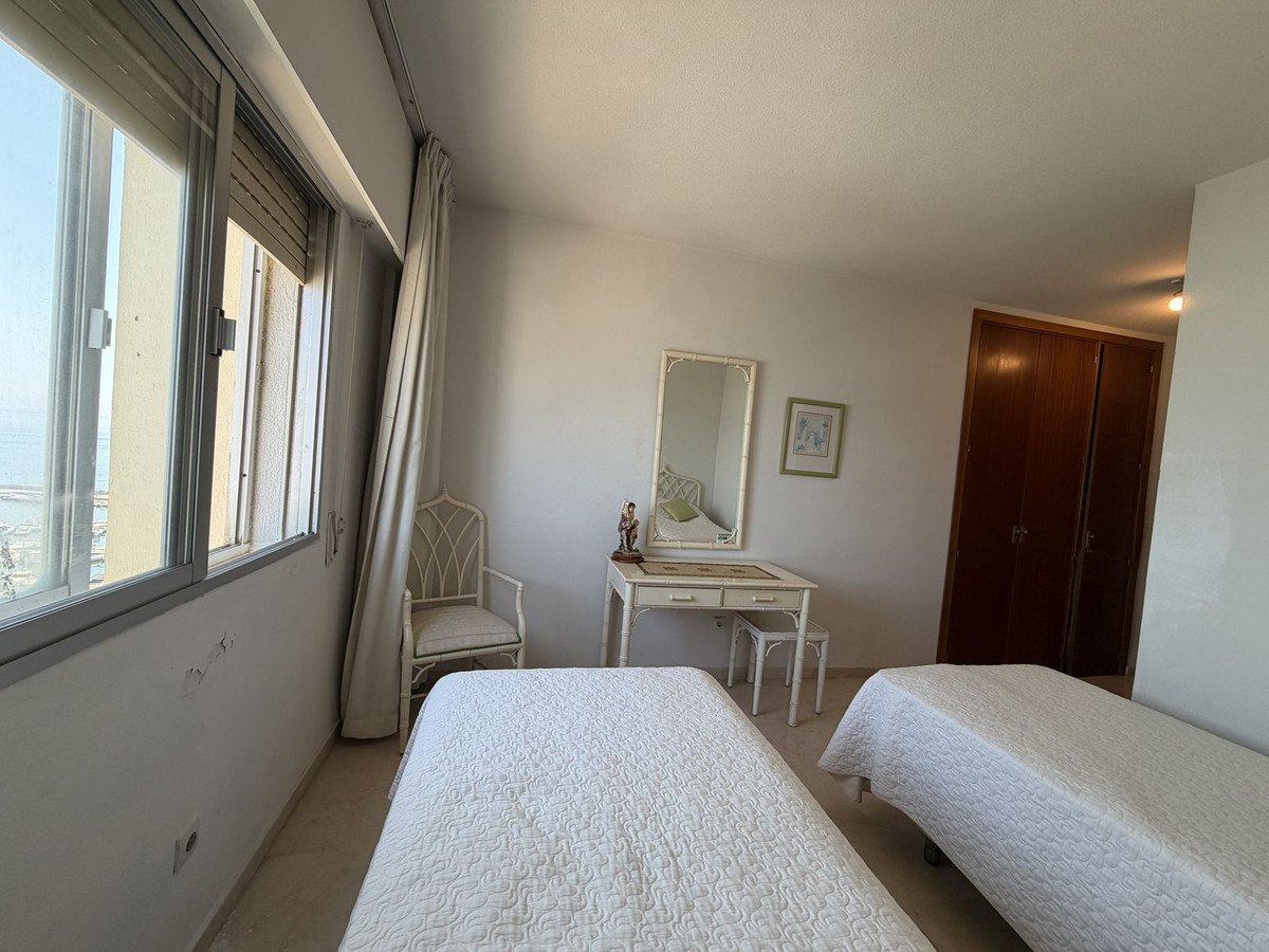 2 Bed Middle Floor Apartment in Estepona