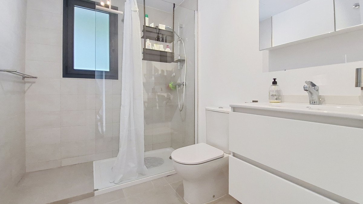3 Bed Middle Floor Apartment in Casares