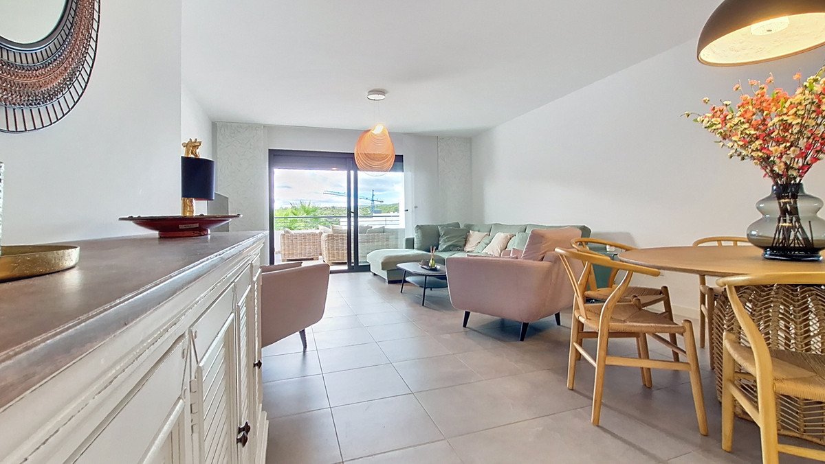 3 Bed Middle Floor Apartment in Casares