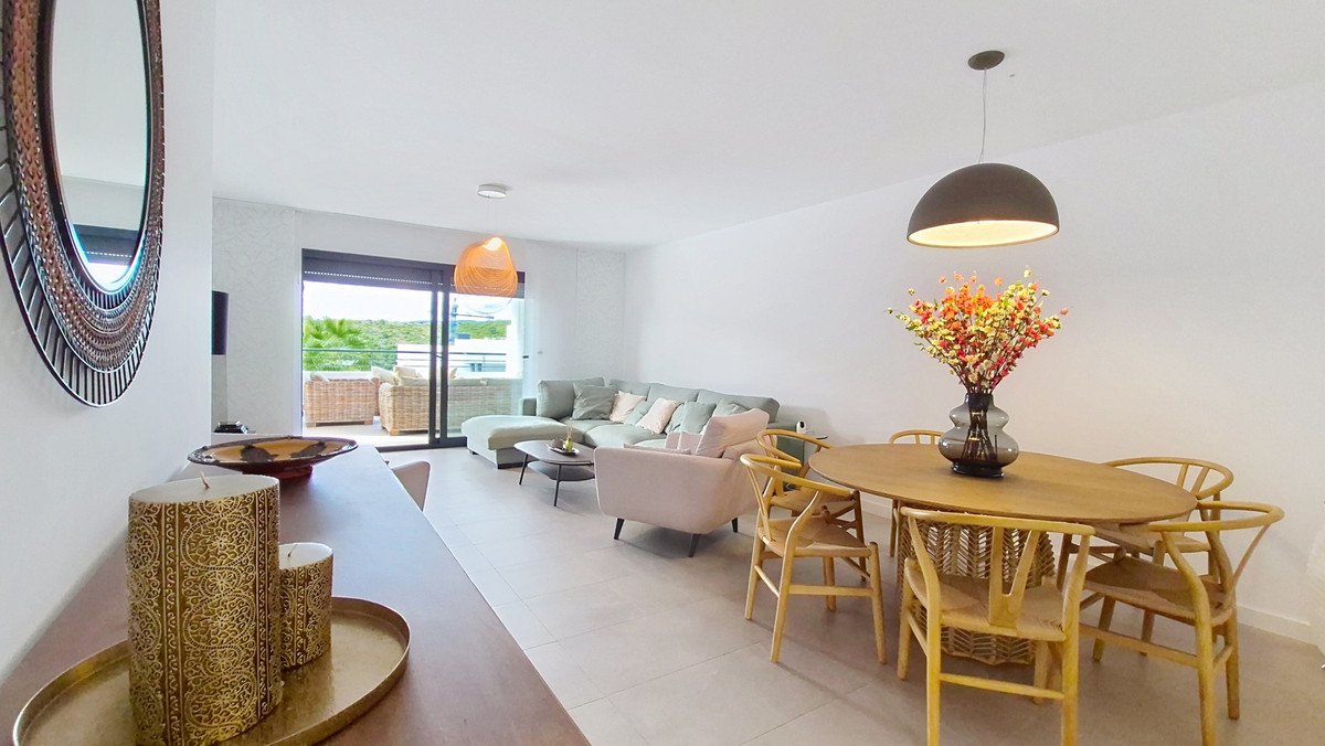 3 Bed Middle Floor Apartment in Casares