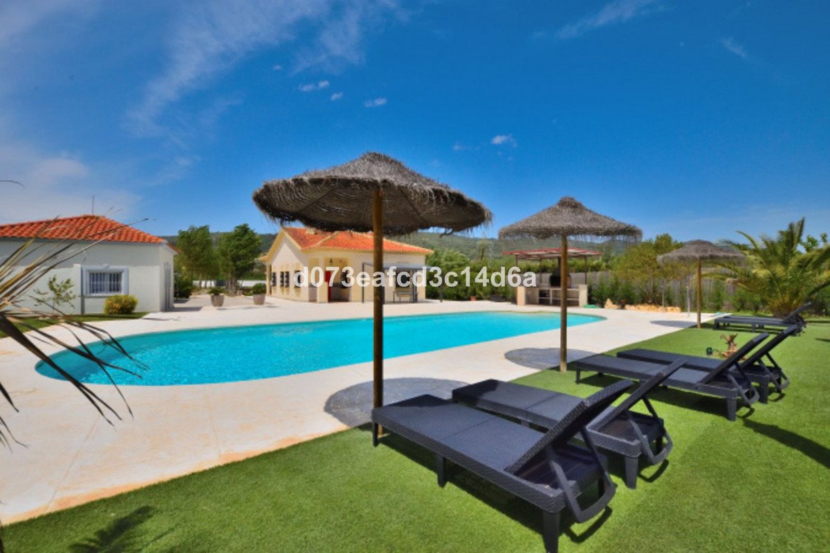 6 Bed Detached Villa in Ronda