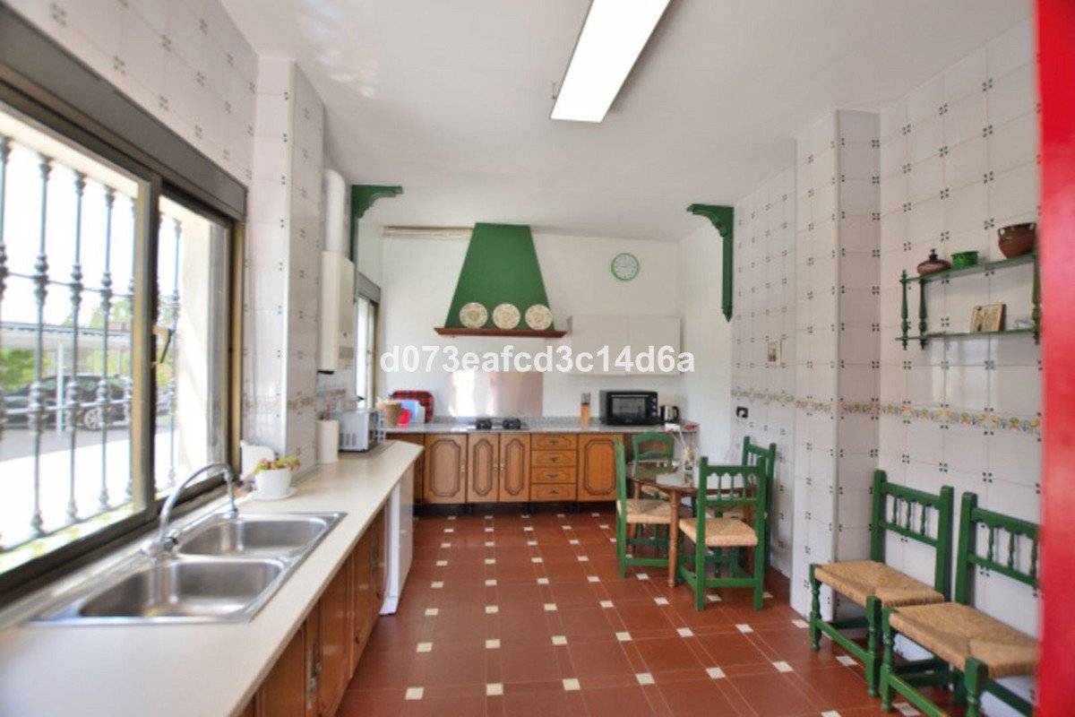 6 Bed Detached Villa in Ronda