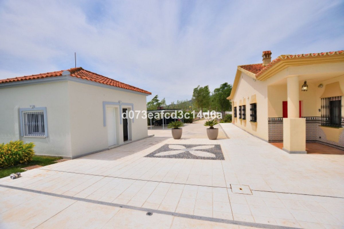 6 Bed Detached Villa in Ronda
