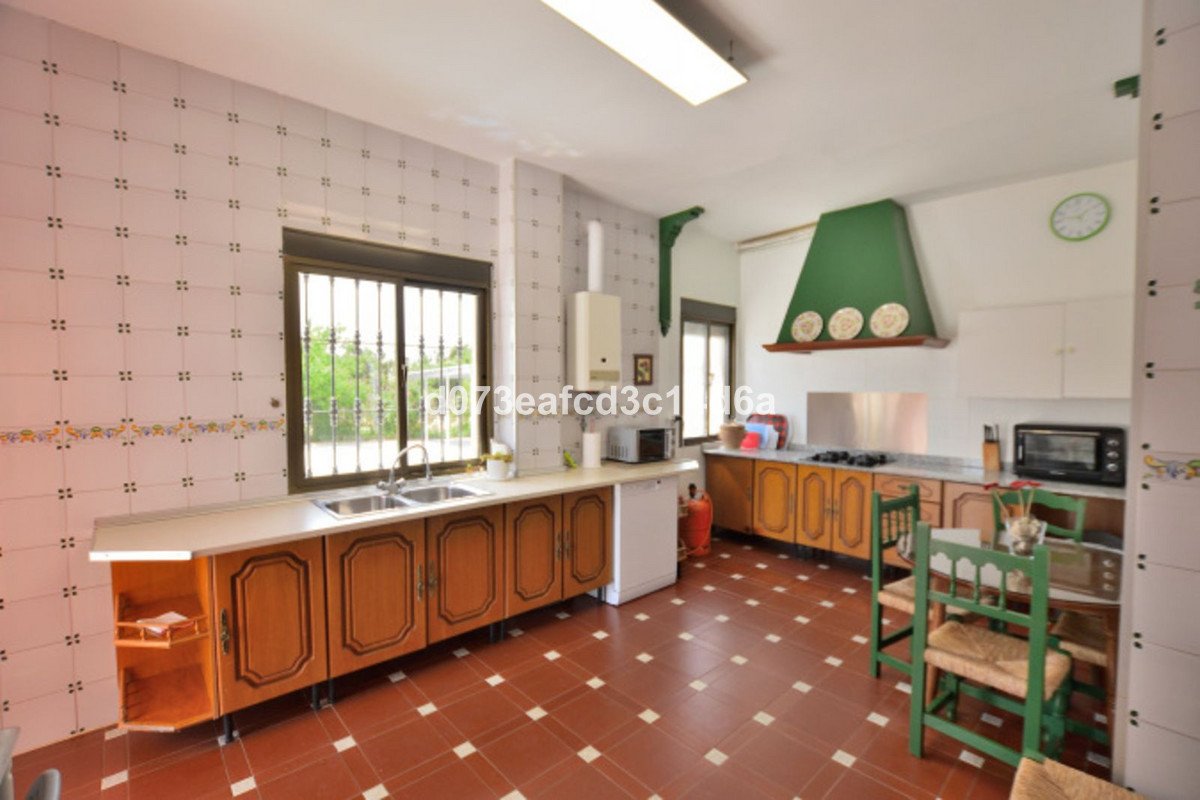 6 Bed Detached Villa in Ronda