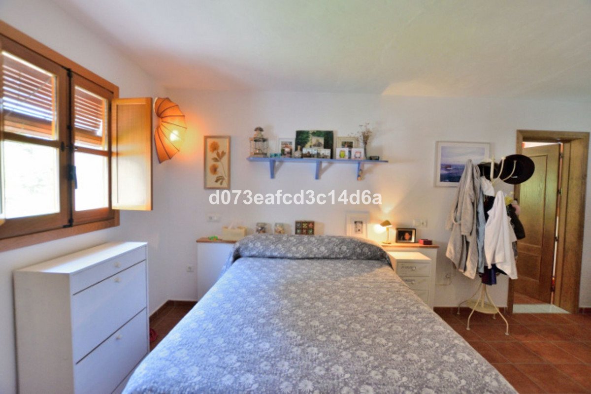 4 Bed Detached Villa in Arriate