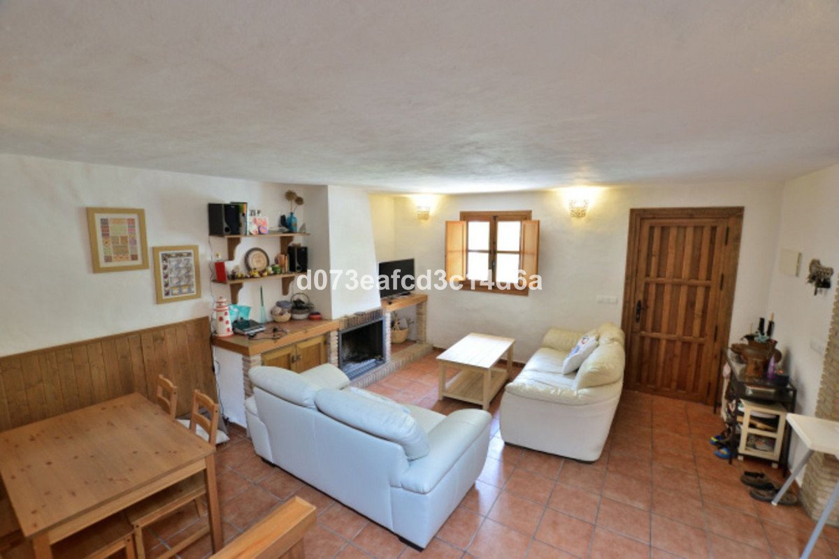4 Bed Detached Villa in Arriate