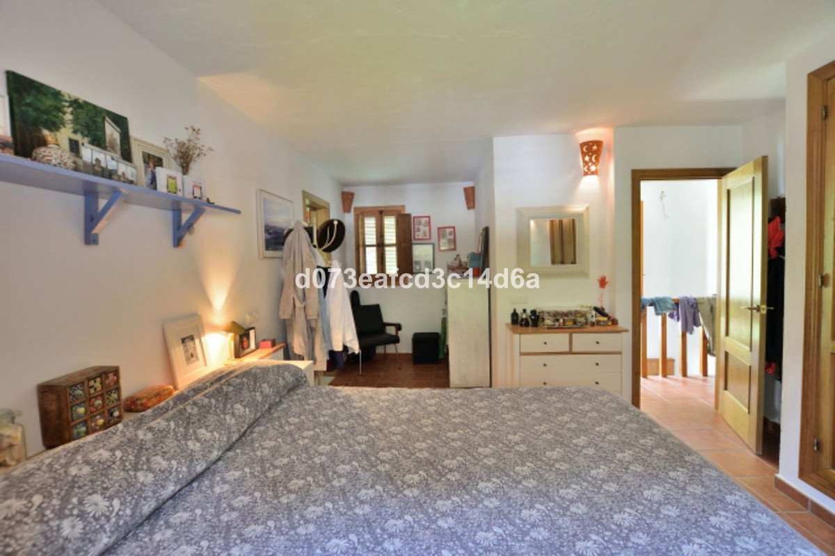 4 Bed Detached Villa in Arriate