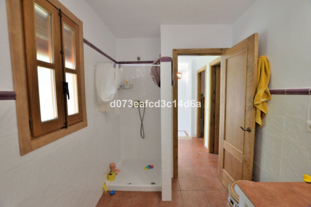 4 Bed Detached Villa in Arriate