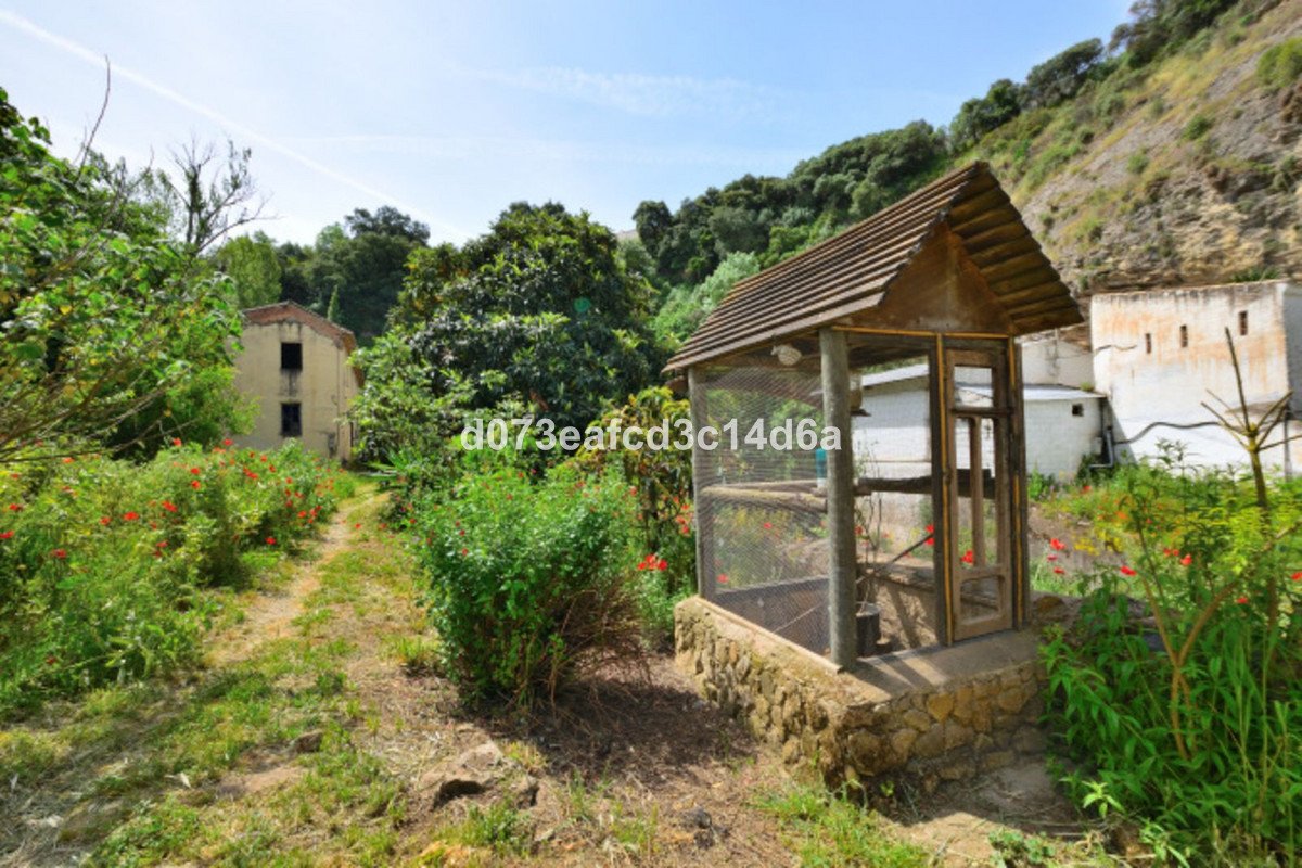 4 Bed Detached Villa in Arriate