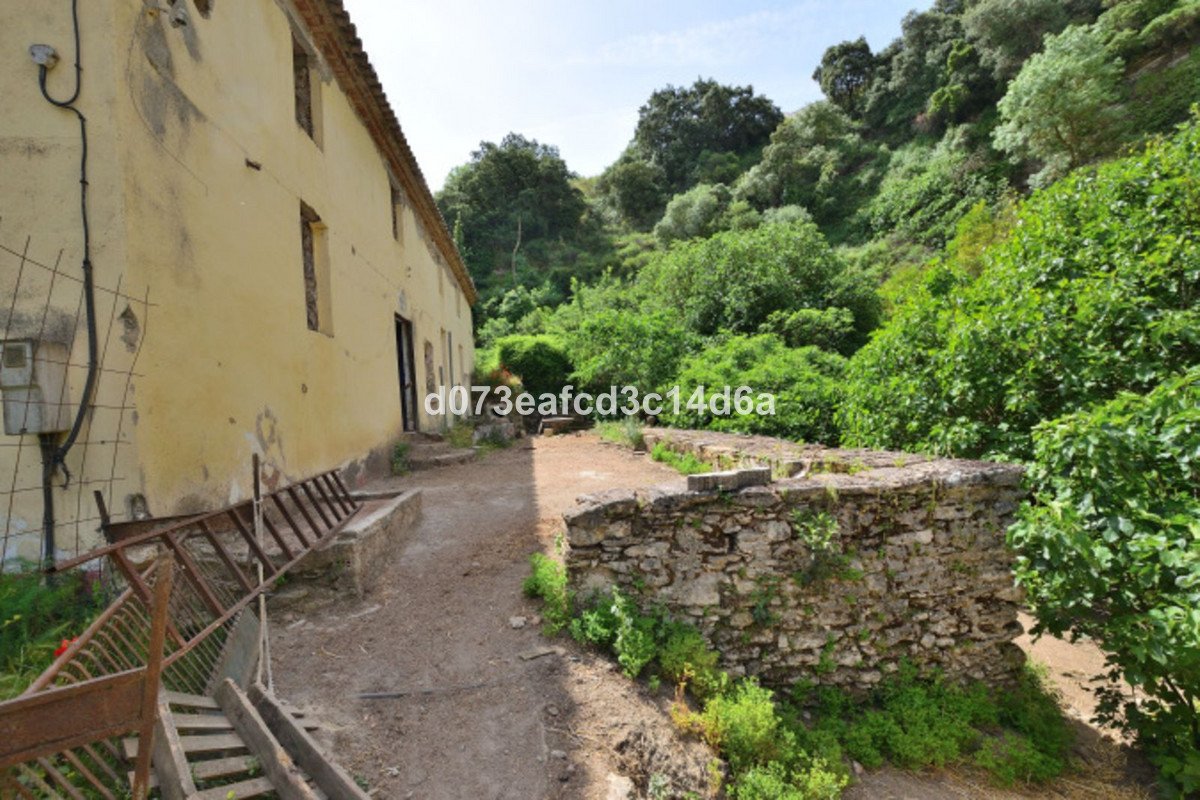 4 Bed Detached Villa in Arriate