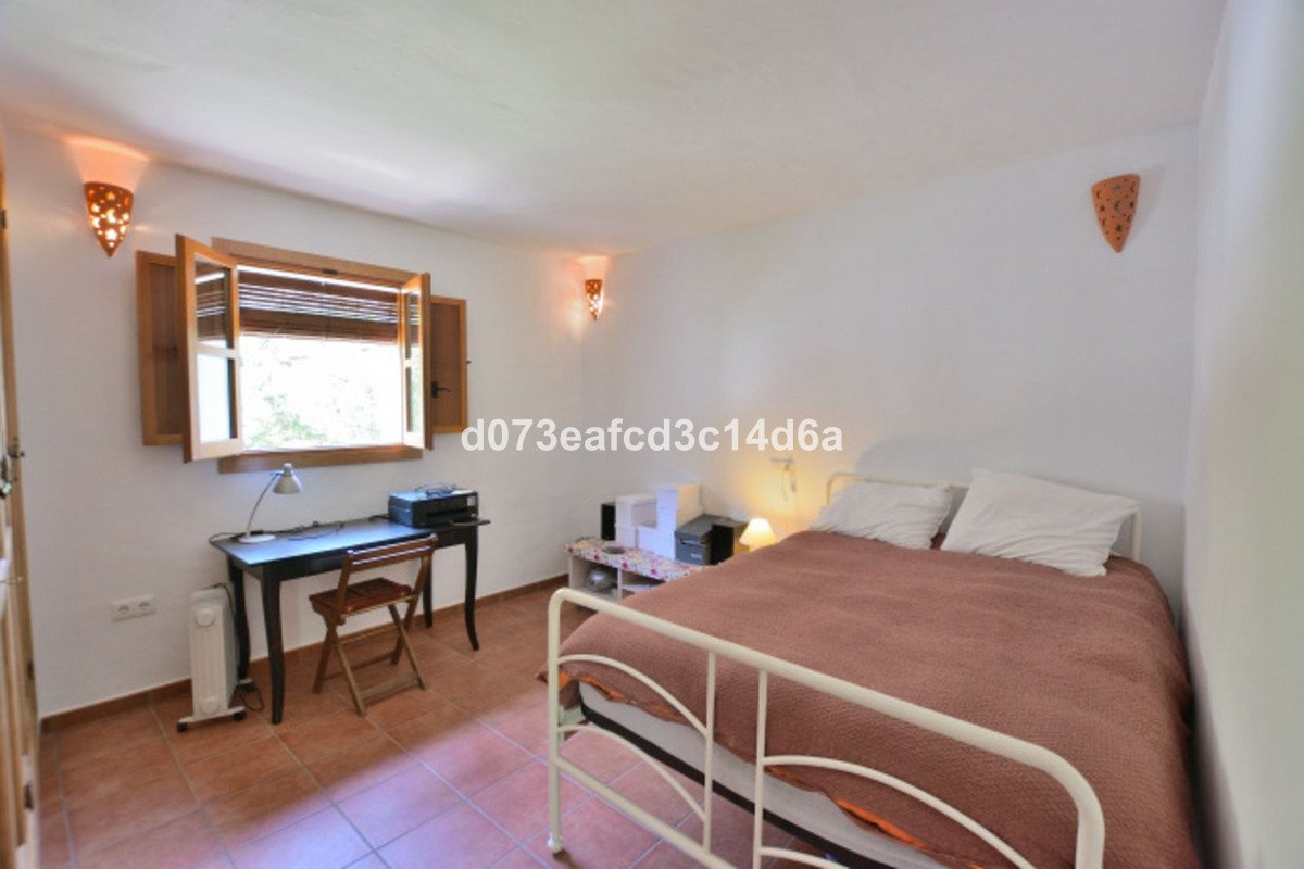 4 Bed Detached Villa in Arriate