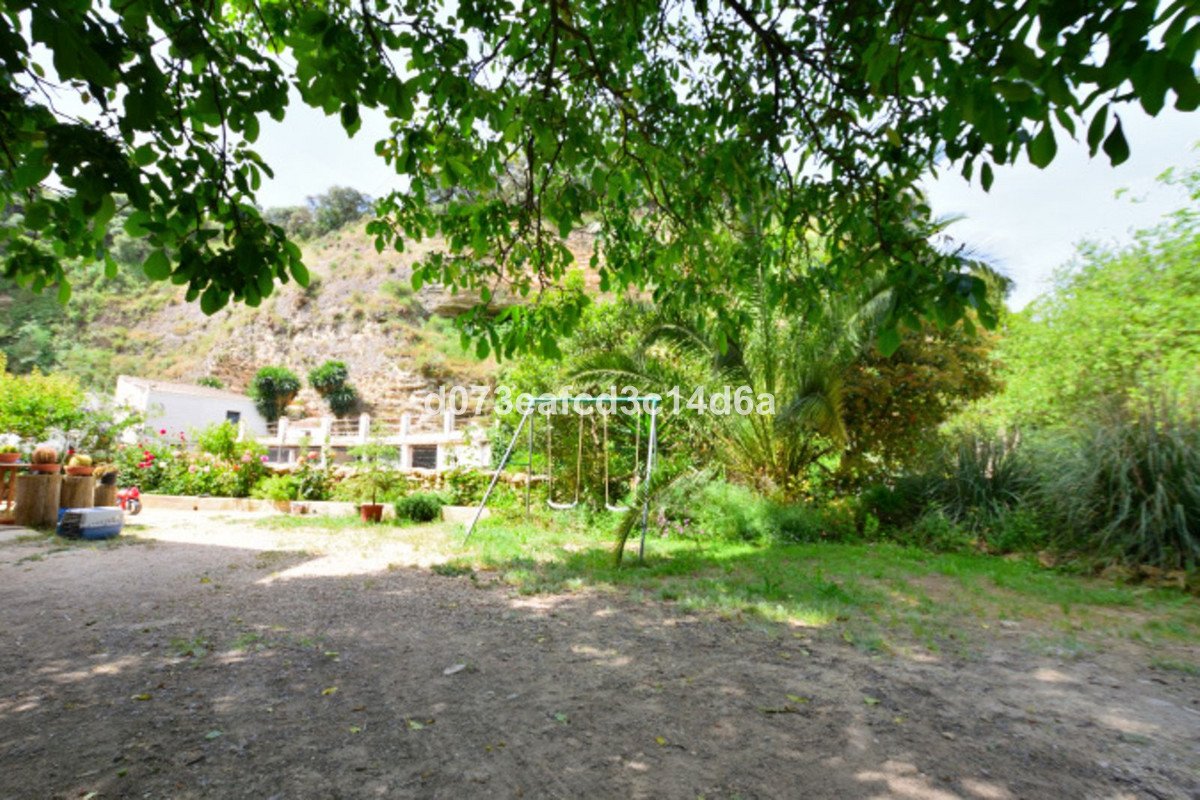 4 Bed Detached Villa in Arriate