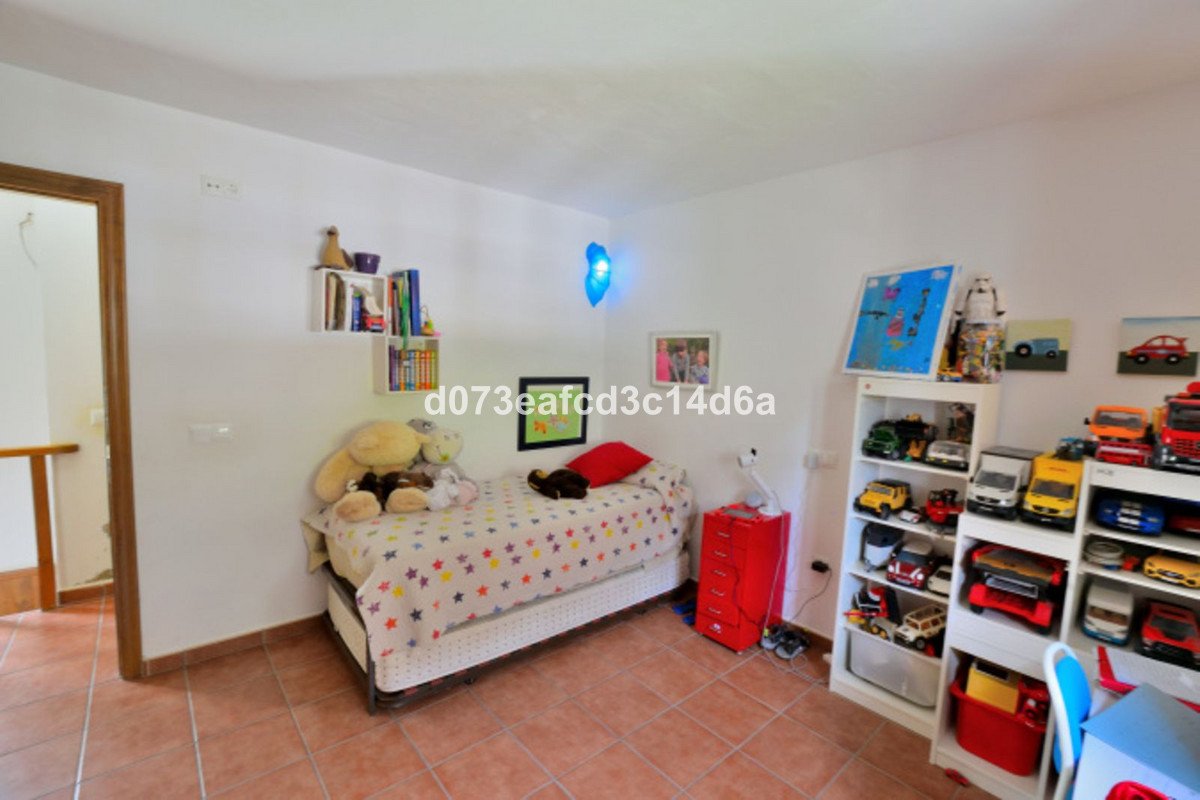 4 Bed Detached Villa in Arriate