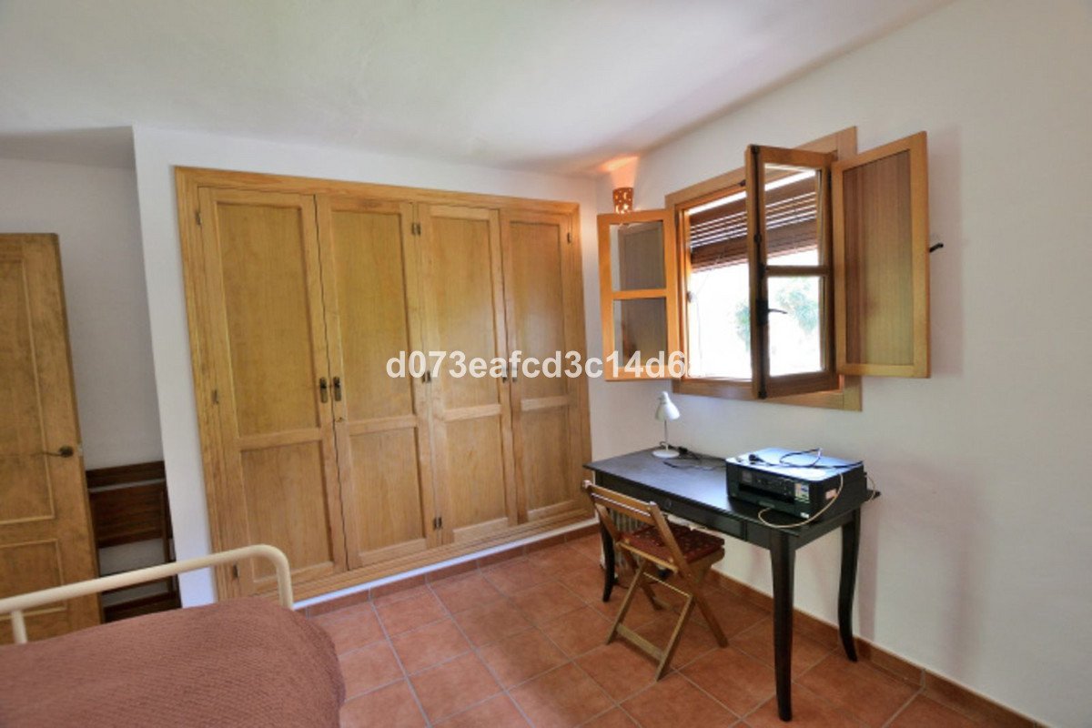 4 Bed Detached Villa in Arriate