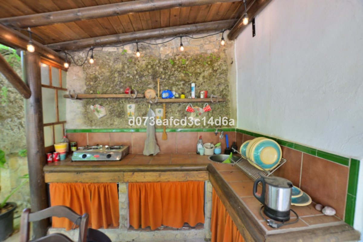 4 Bed Detached Villa in Arriate
