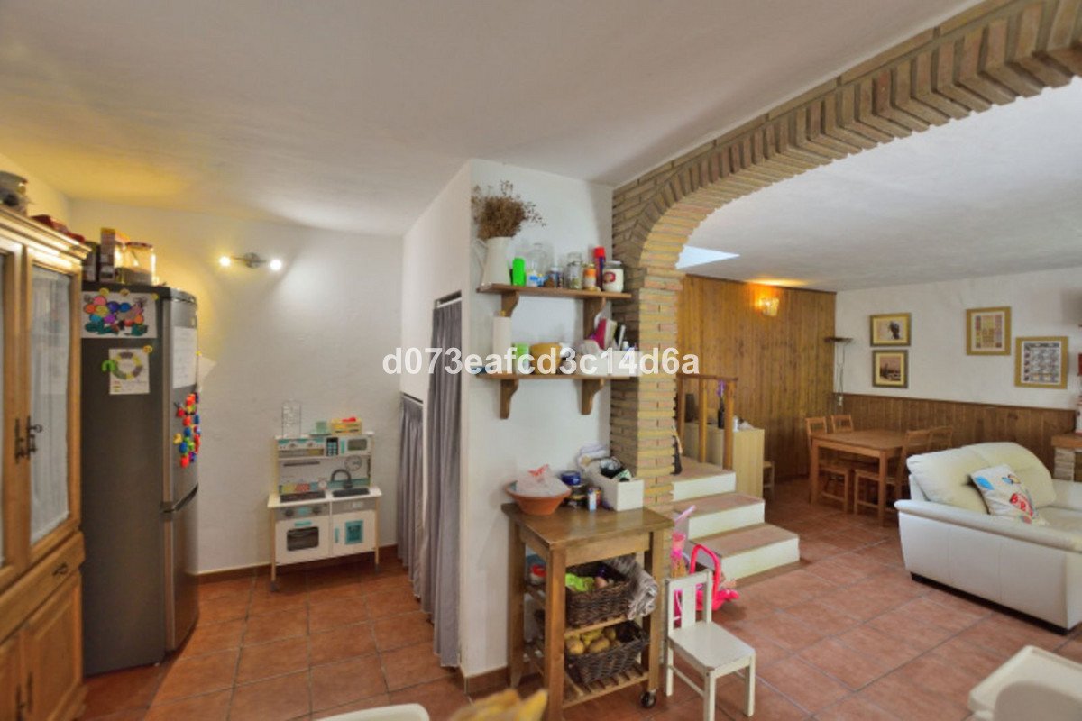4 Bed Detached Villa in Arriate