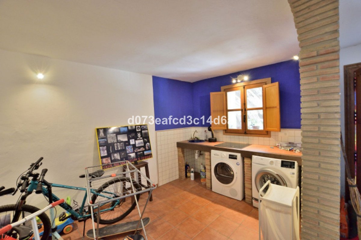 4 Bed Detached Villa in Arriate