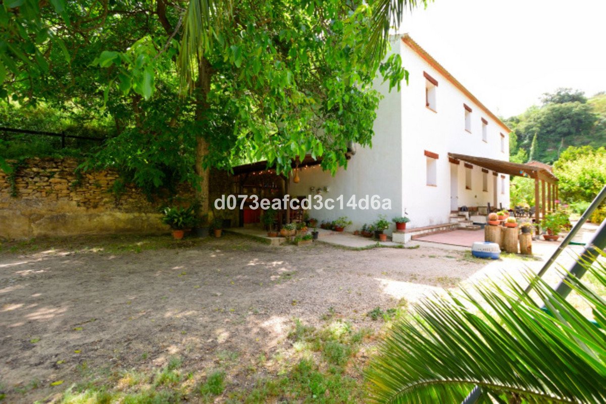 4 Bed Detached Villa in Arriate