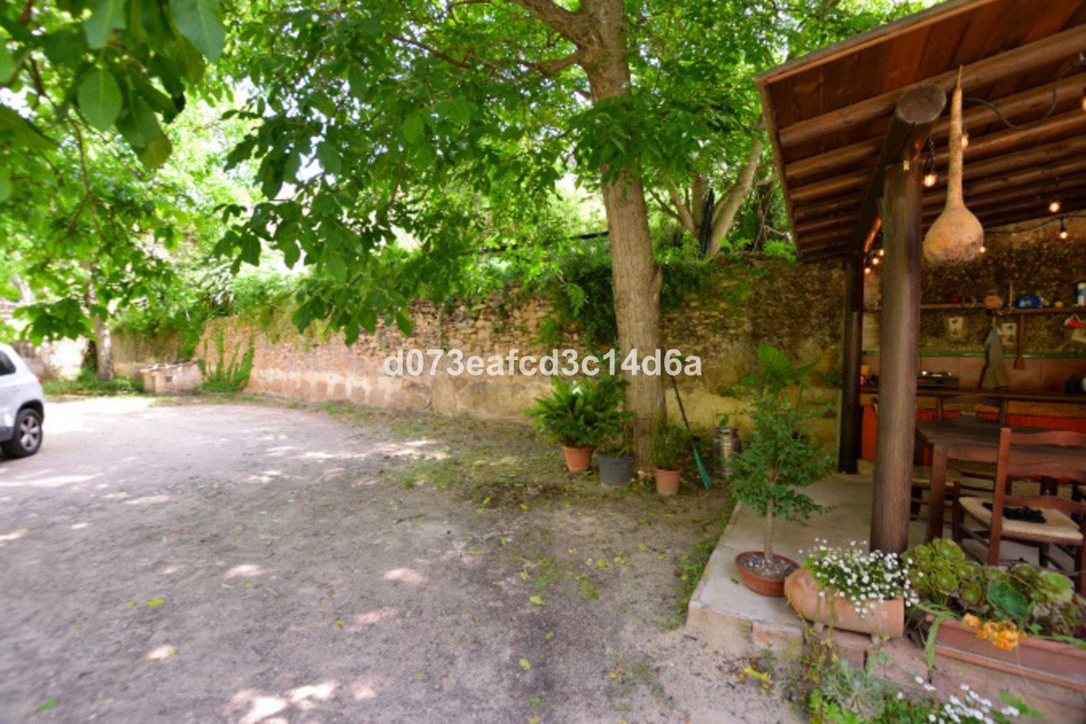 4 Bed Detached Villa in Arriate