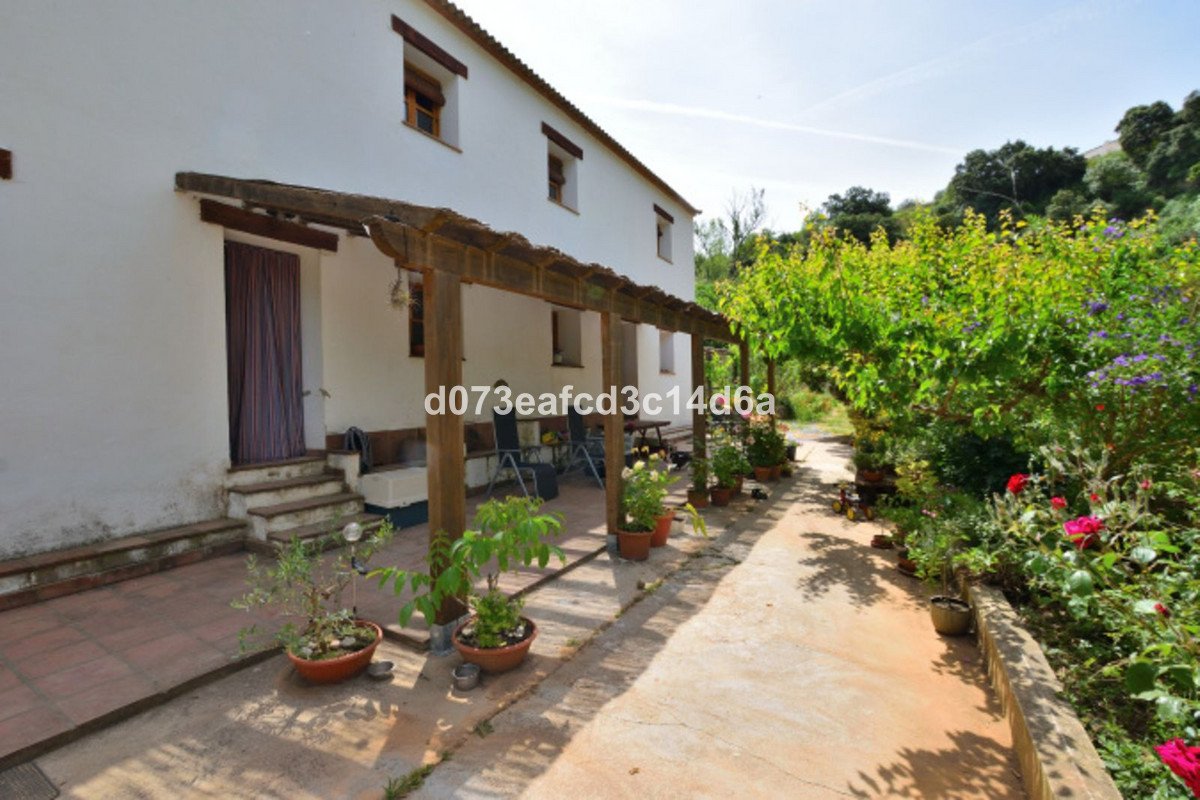 4 Bed Detached Villa in Arriate