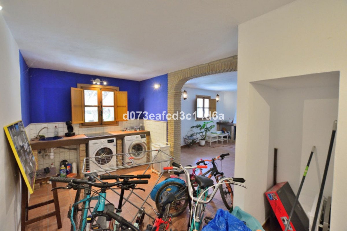 4 Bed Detached Villa in Arriate