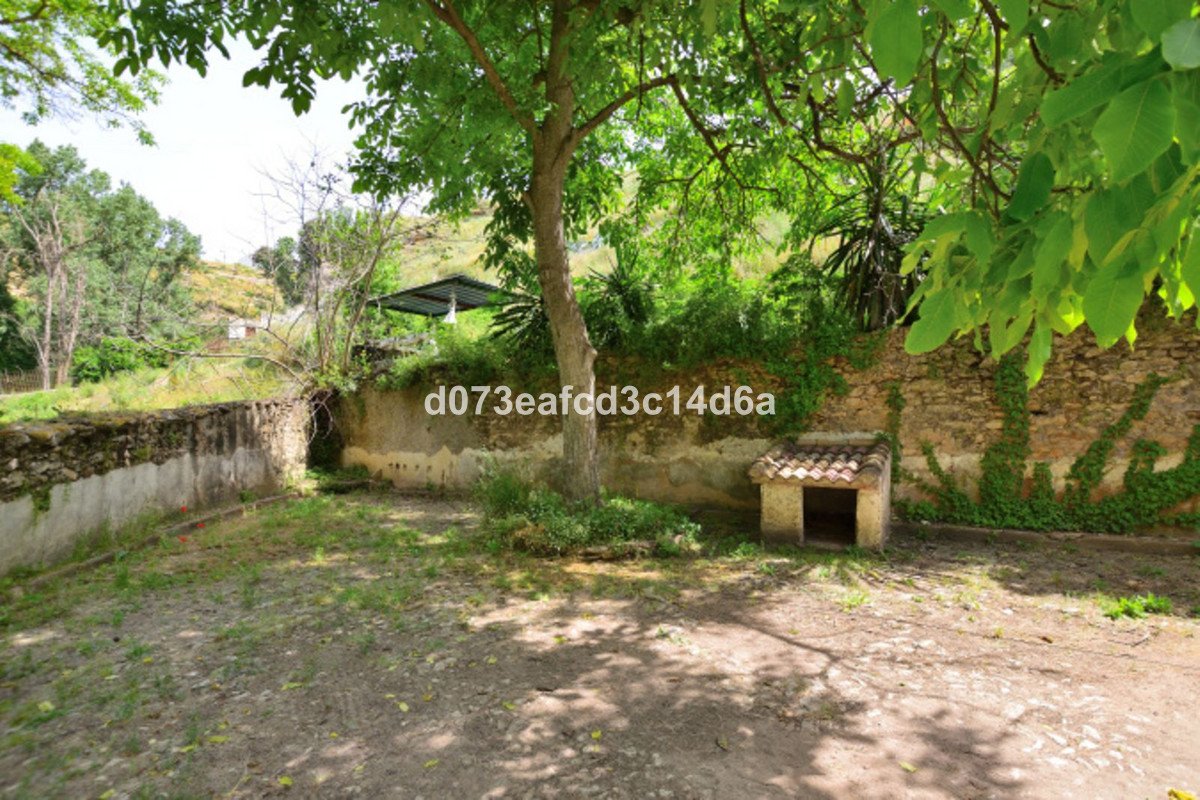 4 Bed Detached Villa in Arriate
