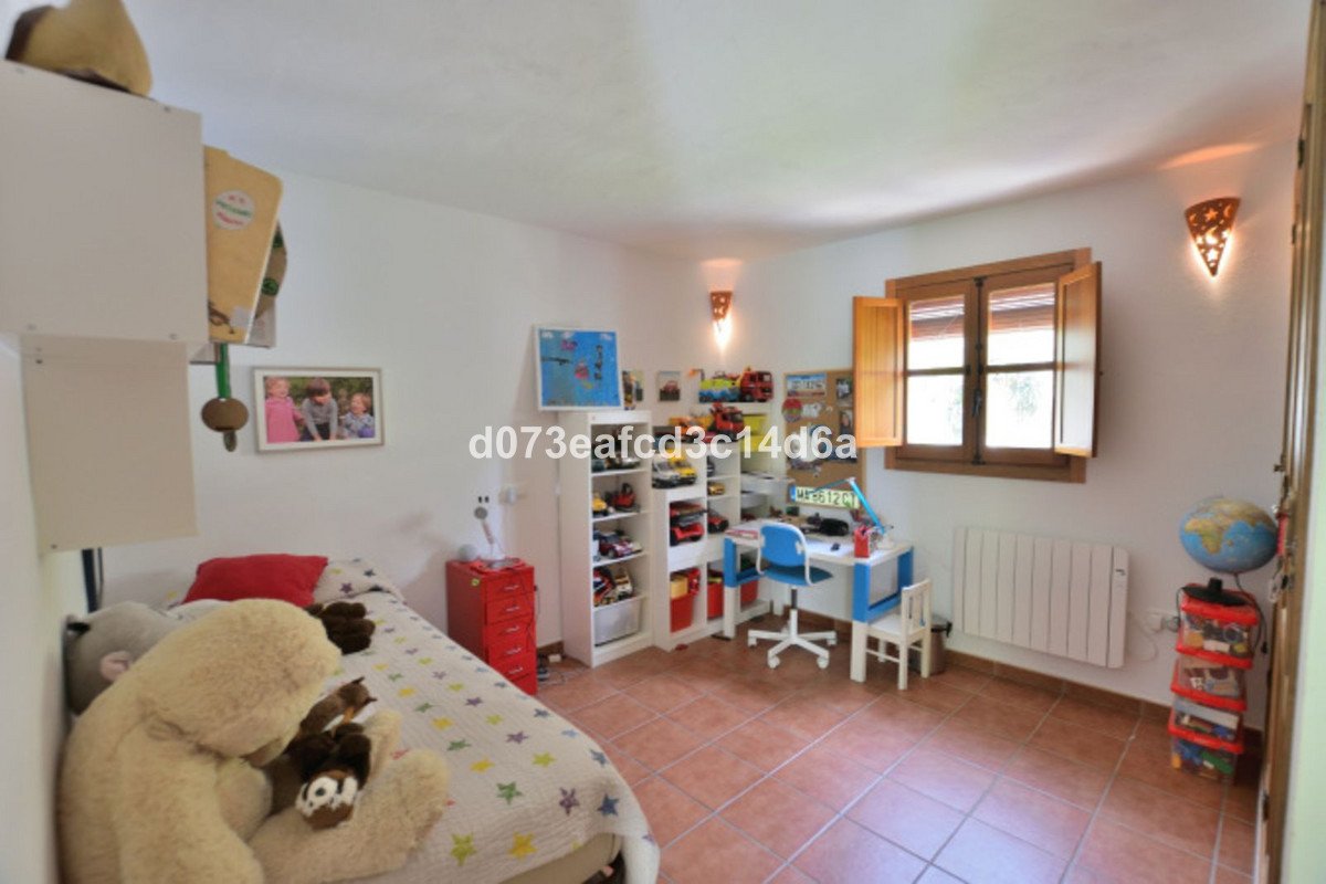 4 Bed Detached Villa in Arriate