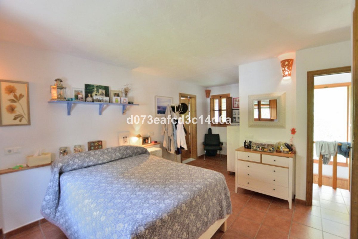 4 Bed Detached Villa in Arriate