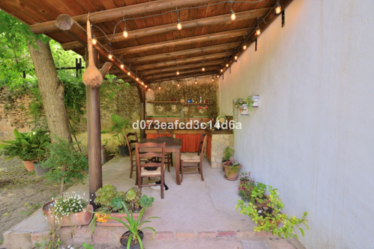4 Bed Detached Villa in Arriate