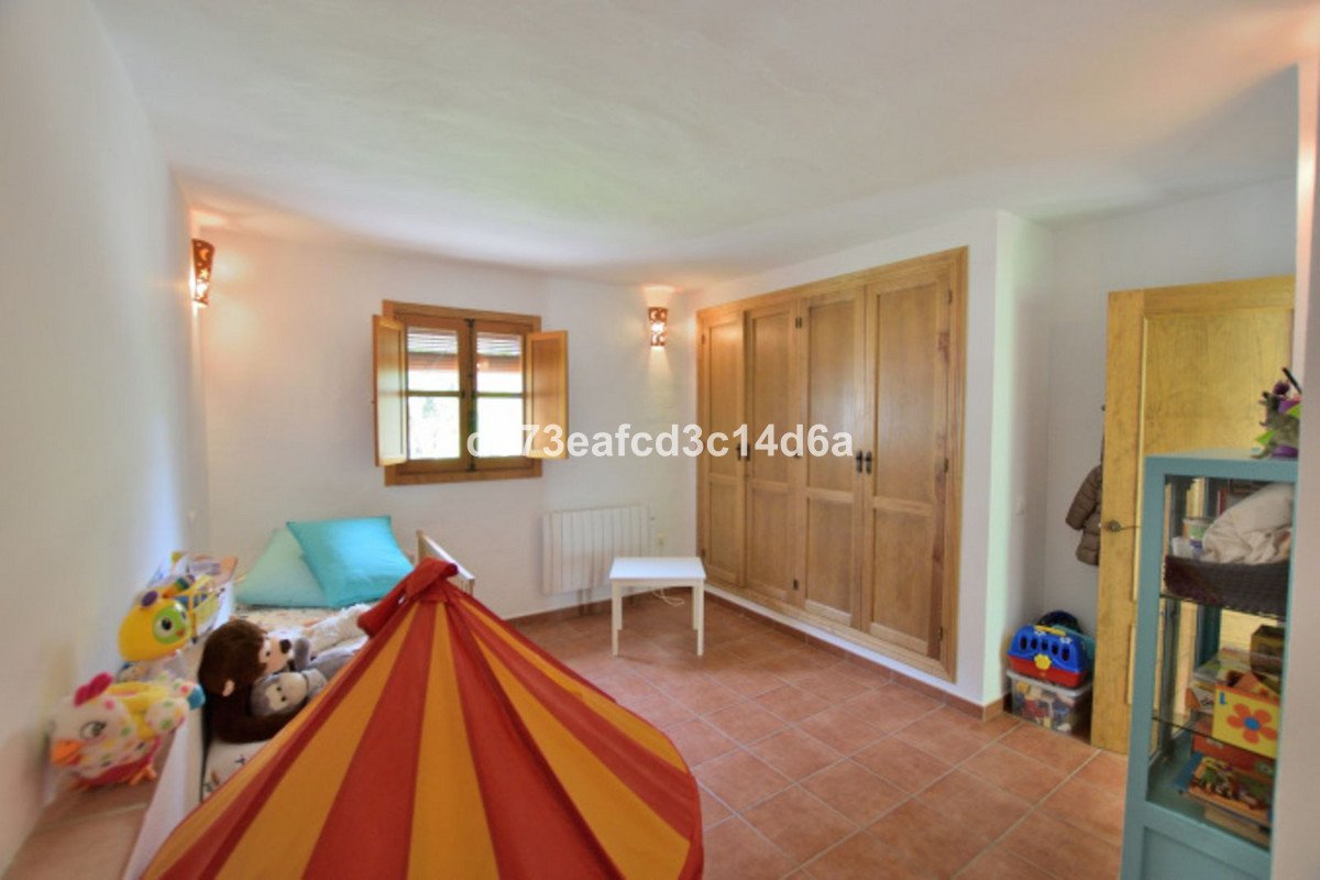 4 Bed Detached Villa in Arriate