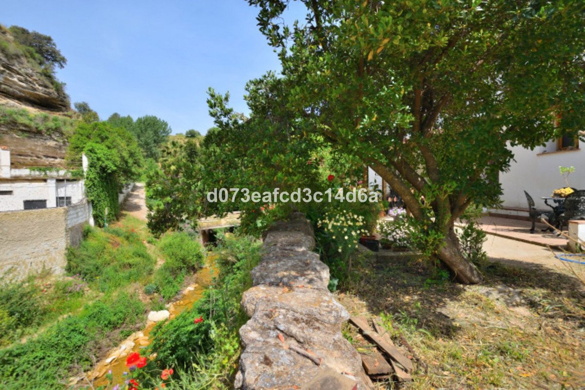 4 Bed Detached Villa in Arriate