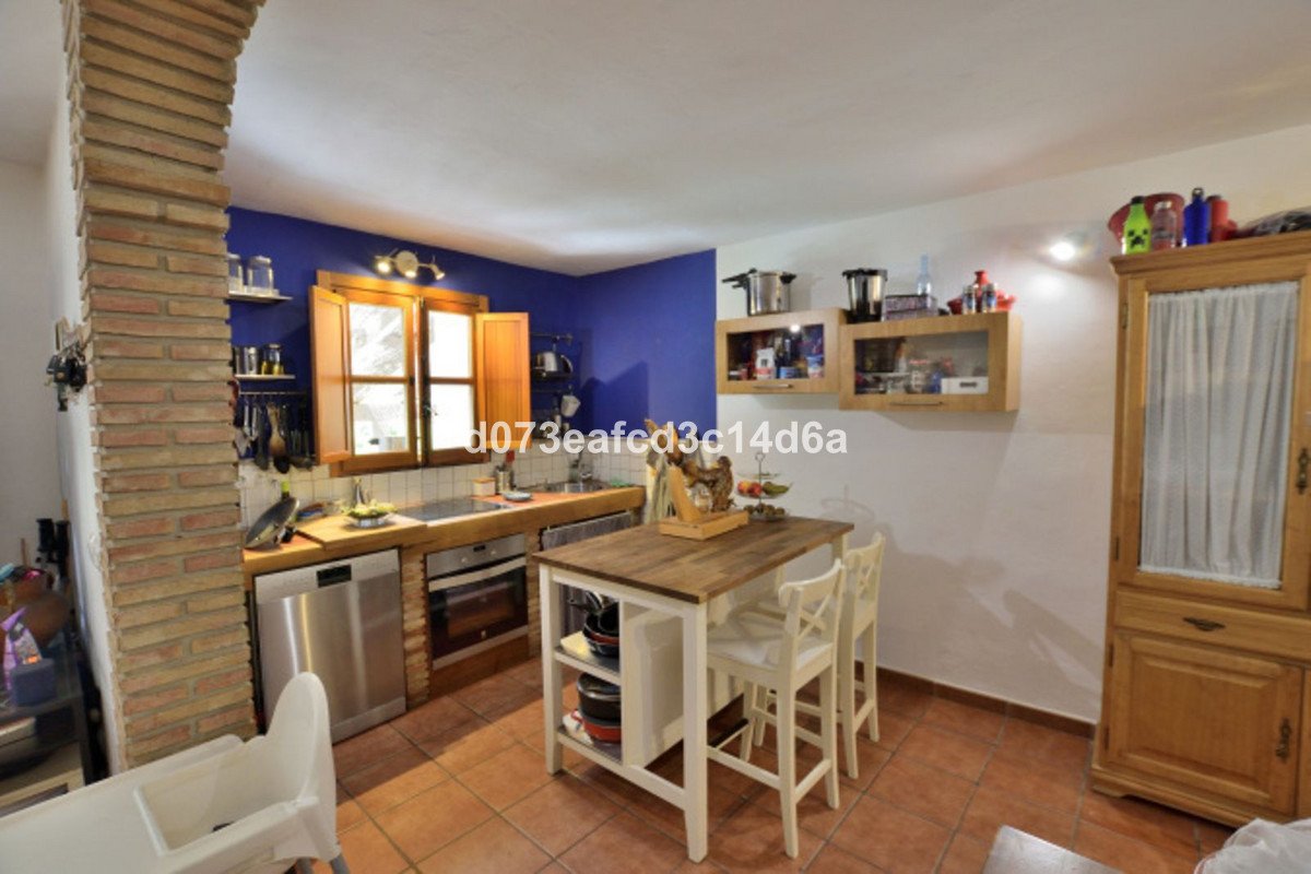4 Bed Detached Villa in Arriate