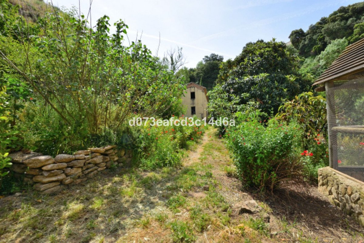 4 Bed Detached Villa in Arriate