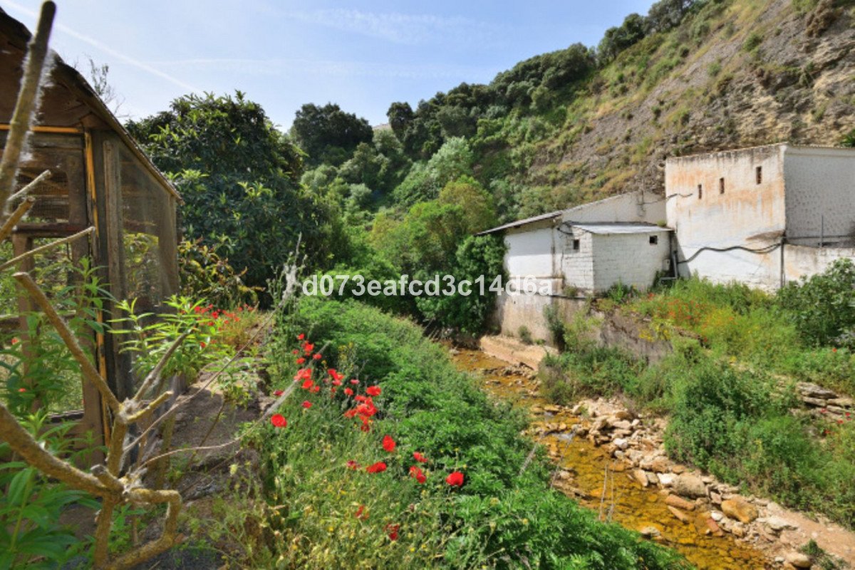 4 Bed Detached Villa in Arriate